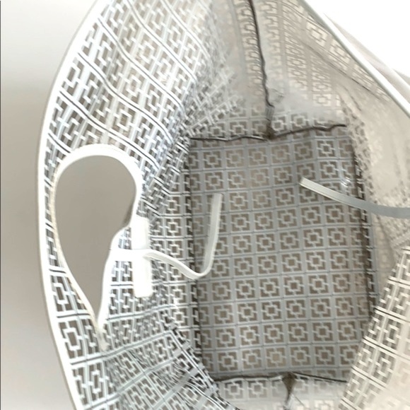 Trina Turk Mykonos Beach Pool Cabana Tote & Pouch - Picture 5 of 8